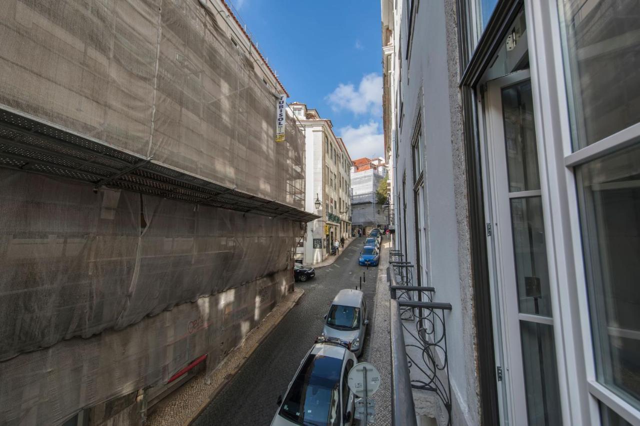 Lovelystay - Charming 3 Bedroom Wonder Downtown Лиссабон Экстерьер фото