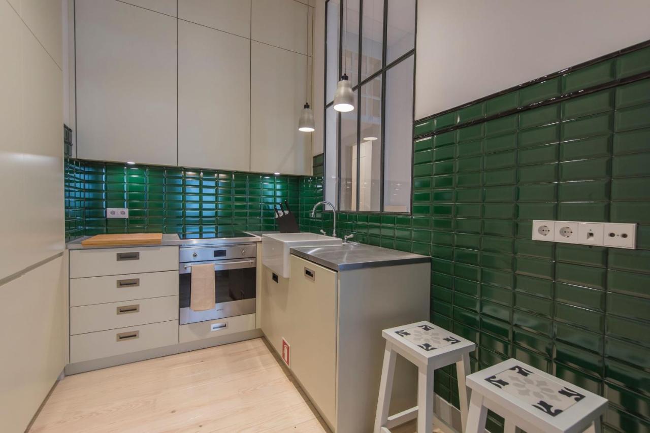 Lovelystay - Charming 3 Bedroom Wonder Downtown Лиссабон Экстерьер фото