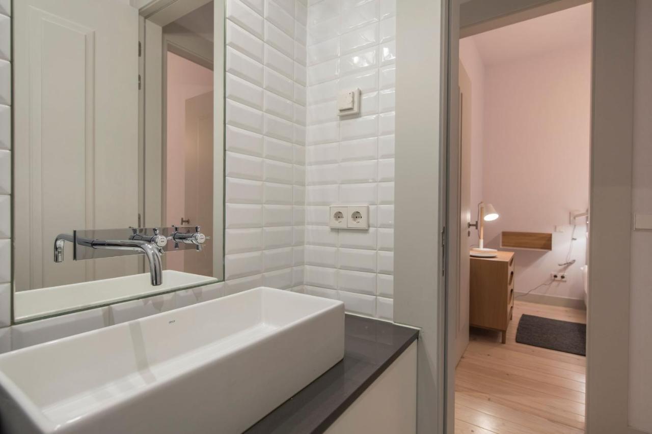 Lovelystay - Charming 3 Bedroom Wonder Downtown Лиссабон Экстерьер фото