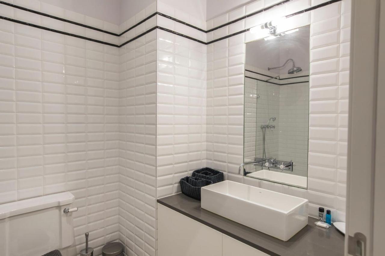 Lovelystay - Charming 3 Bedroom Wonder Downtown Лиссабон Экстерьер фото